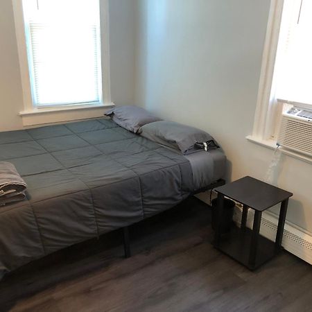 Private 2-Bedroom With Free Parking And Direct Bus To Nyc Manhattan Only 2 Blocks Away Linden Exterior foto